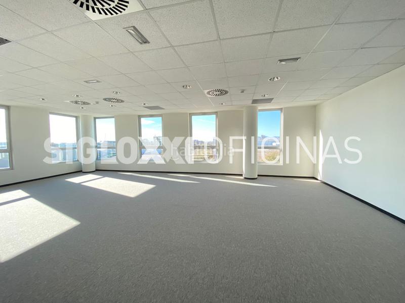 Foto 82329915-d5d9-4b7c-8a5e-5a141e1cbc7b. Lloguer oficina a La Marina del Prat Vermell Barcelona