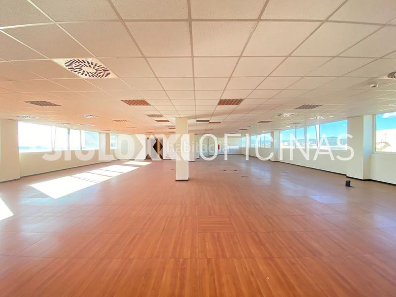 Foto 11f6bf0f-f228-4ae6-b2ec-25b54ca2305b. Miete büro in La Marina del Prat Vermell Barcelona