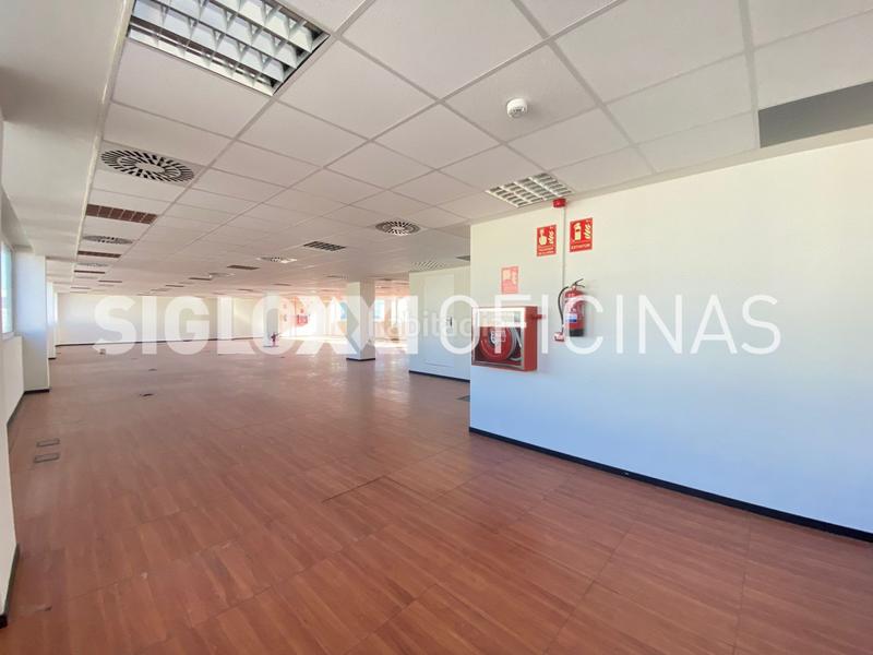 Foto 3b1f4633-2017-40d1-b51d-15f7eb4559fa. Miete büro in La Marina del Prat Vermell Barcelona