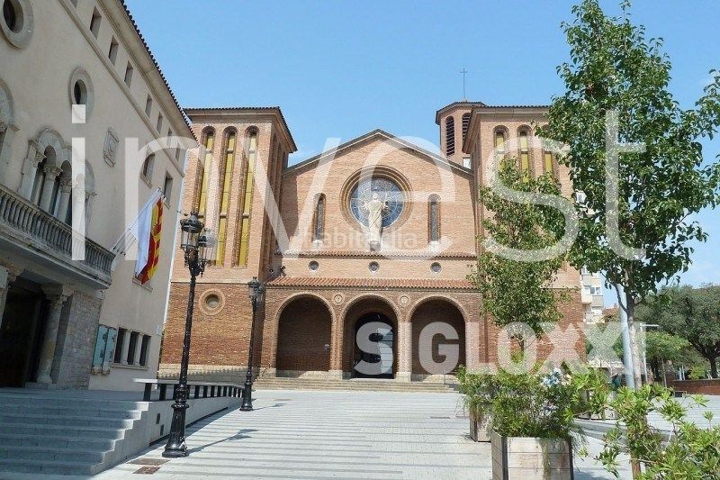 Foto a5709e0b-f228-4ca5-85d6-8f2512317c0b. Office space with parking in Zona Industrial Prat de Llobregat (El)