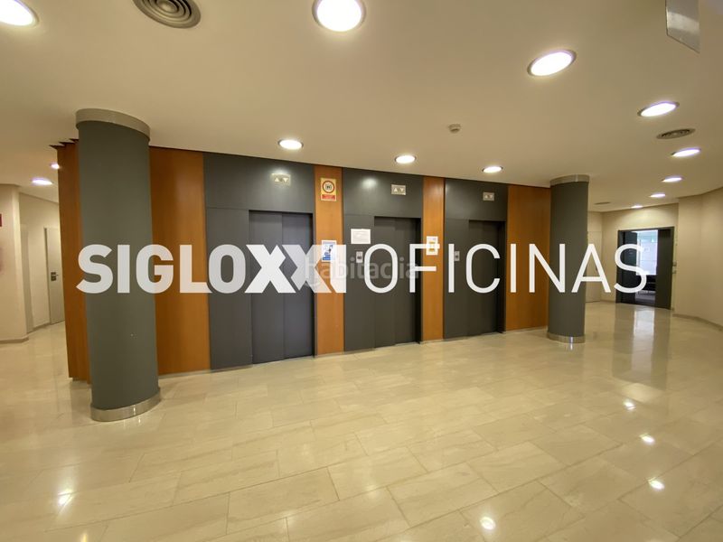 Foto aa22654e-1ef5-4389-b70e-f1e54bb0e980. Office space with parking in Zona Industrial Prat de Llobregat (El)