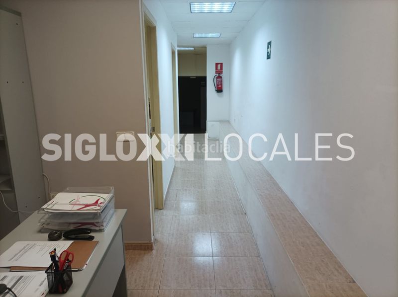 Foto e38a8170-c6b9-4ae4-b64e-a65d1b38f41d. Local comercial a Dreta de l´Eixample Barcelona