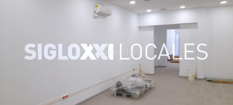 Foto a6ac7cf7-065b-45d0-93ff-f5d5fd0de5e9. Local comercial en Sant Antoni Barcelona