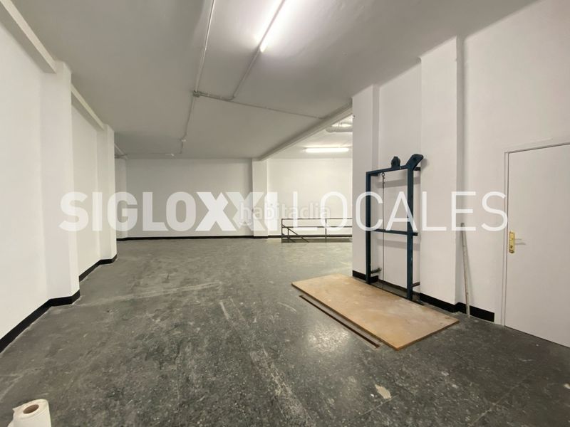 Foto 0ae1c5a6-ced2-4acb-9696-1411ec7caada. Local comercial a Sant Antoni Barcelona