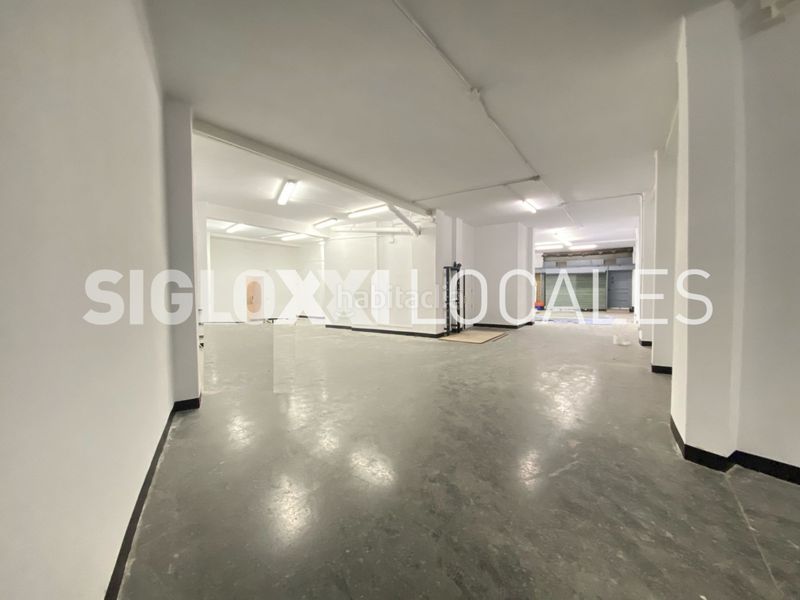 Foto 73b61f23-a1f8-496f-aee7-f9d37fb7c34f. Local comercial a Sant Antoni Barcelona