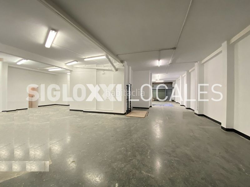 Foto 95741885-9d44-4f95-93a9-5d76349f2dd2. Local comercial a Sant Antoni Barcelona