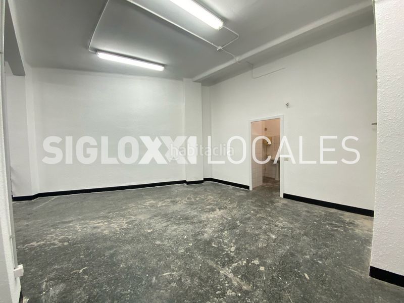 Foto a4f3dfed-bc84-4abf-a93e-45eb256df59c. Local comercial a Sant Antoni Barcelona