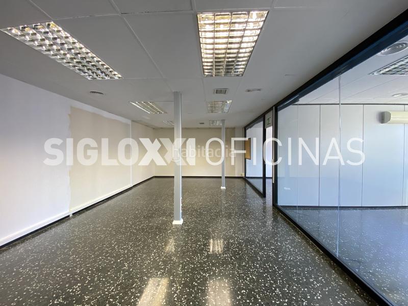 Foto e00af04c-37b2-4c14-9e3c-87fdf243b374. Location bureau avec chauffage dans Barri de les Corts Barcelona