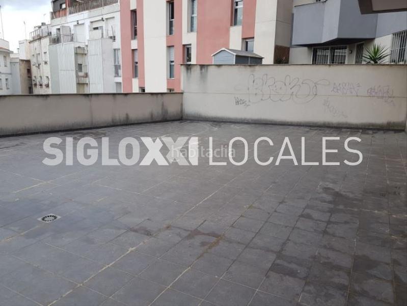 Foto 01490d45-13ad-4ce0-80e5-d38341ef2f17. Local comercial en Carmel Barcelona