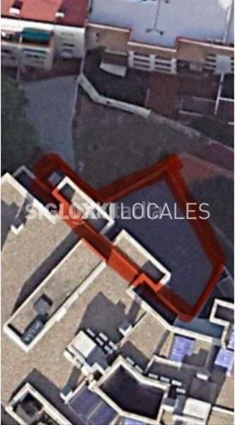 Foto 3c2996ae-f705-4024-9a8a-f915c8ad2bac. Local comercial en Carmel Barcelona