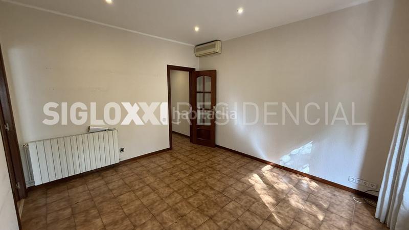 Foto 1ada56b8-a17a-42d3-8fbd-2ab0a2f10291. Pis amb calefacció a Hostafrancs Barcelona