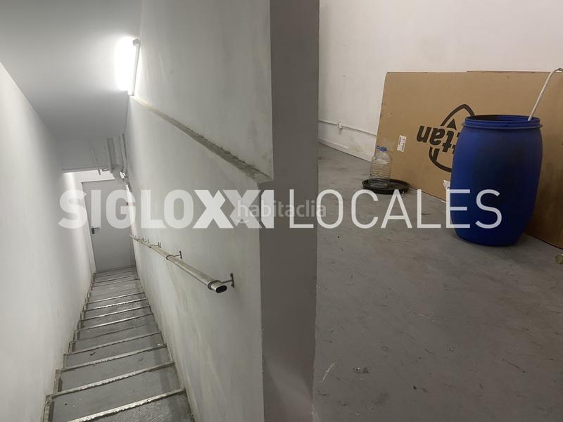 Foto 2558d69f-f6eb-4bf3-a828-23f77ca22162. Pas-de-porte local commercial dans Sants Barcelona