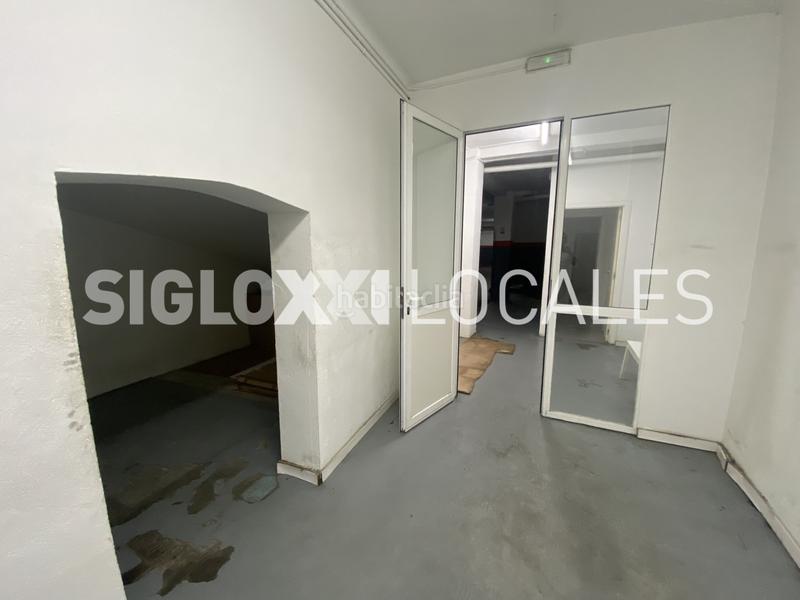 Foto b4301355-8805-48cb-9e01-4fa8b79d7a7e. Pas-de-porte local commercial dans Sants Barcelona