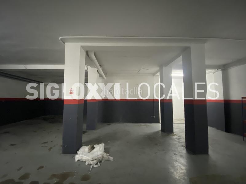 Foto e492cc70-7990-4472-a290-dc9ae0603977. Pas-de-porte local commercial dans Sants Barcelona