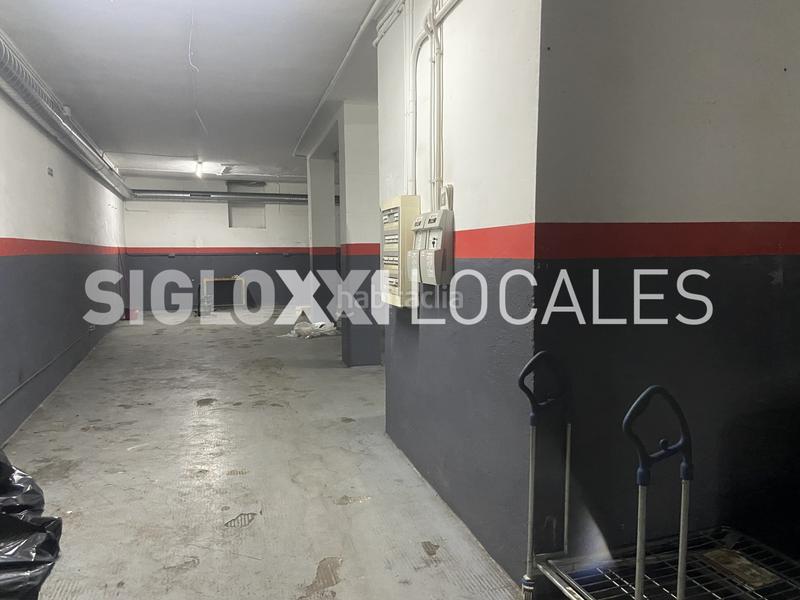 Foto e706e272-9e27-454c-a72d-35fe20c13368. Pas-de-porte local commercial dans Sants Barcelona