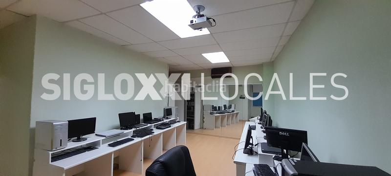 Foto 7bbe6450-45bb-4fb3-b9da-d433fa5e8286. Local comercial en Casagemes Badalona