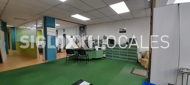 Foto d912cb64-d3a3-477c-a345-de0c1f292e20. Local comercial en Casagemes Badalona