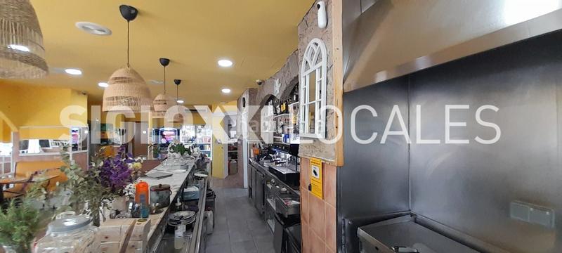 Foto f924c1d2-8bf4-49c2-8d0a-5be188a75c79. Traspaso local comercial en Puigfred Badalona