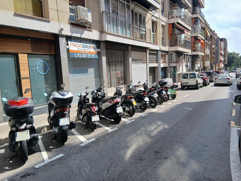 Foto ab15bdc6-3963-4372-aeb6-608fd527d3f7. Local comercial a Sarrià Barcelona