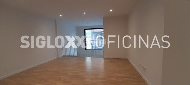 Foto 4880deff-ed49-40fc-af8d-84508a6e6107. Rent business premise in Baix Guinardó Barcelona