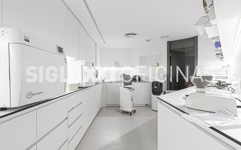 Foto b3175d6a-f0df-4010-bd97-9ea54fba6913. Office space with heating in Putget - Farró Barcelona