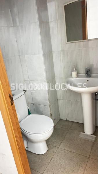 Foto 361bf7be-5774-4bfb-9f25-7ce618eb10d9. Local comercial en Barri de les Corts Barcelona