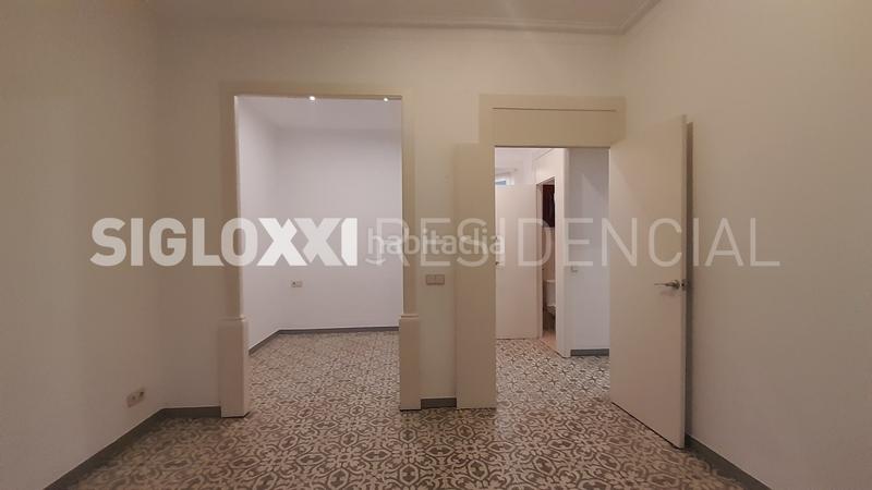 Foto e2e369e4-e7cc-4f05-8e26-353c01ec9872. Etagenwohnung in Raval Barcelona