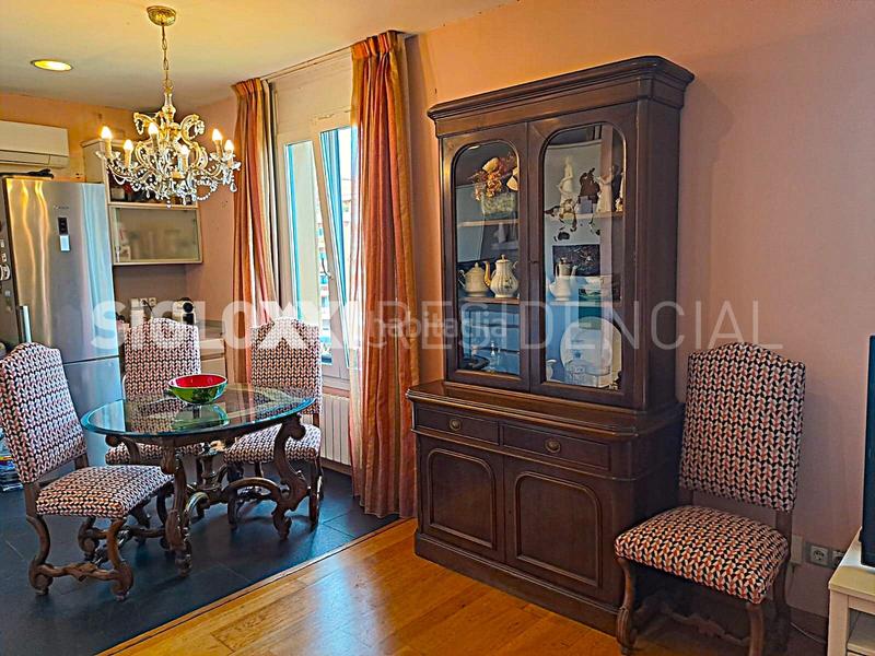 Foto 1c0018b9-8216-4d27-9b38-72559930e49a. Dúplex amb calefacció a Dreta de l´Eixample Barcelona