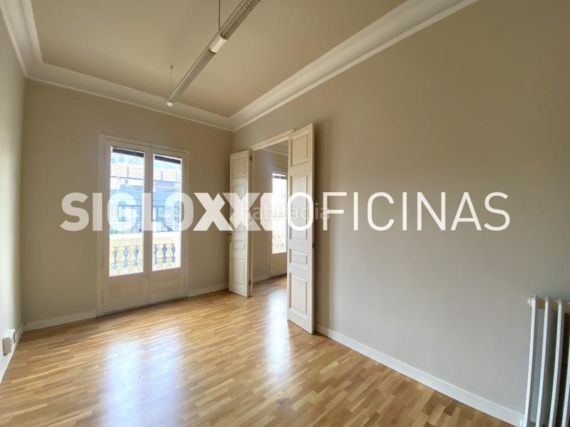 Foto 135a9a9d-cbf8-49a8-ba73-f113bfe0a286. Rent office space with heating in Dreta de l´Eixample Barcelona