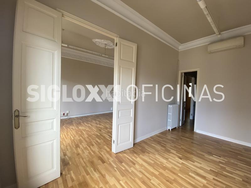 Foto de215378-658f-491e-8fa5-cecfe1eb485b. Rent office space with heating in Dreta de l´Eixample Barcelona