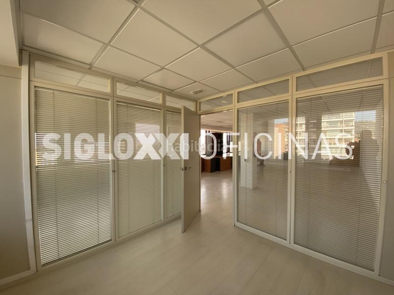 Foto a4de113b-ad02-4f2a-9ff3-6610ee1d64a4. Location bureau avec chauffage parking dans Pedralbes Barcelona