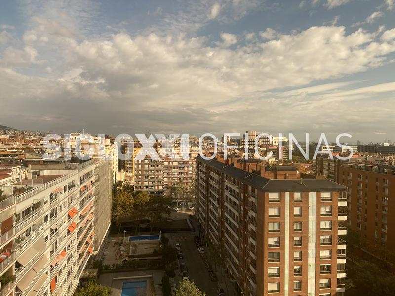 Foto 4297f0c9-2a4e-41c2-88ae-b2c8ebf65f5f. Lloguer oficina amb calefacció aparcament a Pedralbes Barcelona