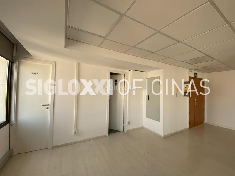 Foto 8a768f17-e7e5-4987-a4e5-05b63cd220e0. Lloguer oficina amb calefacció aparcament a Pedralbes Barcelona