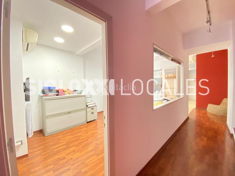 Foto ae3454bd-639b-4ffd-80cb-ff203631fa84. Local comercial en El Camp de l´Arpa del Clot Barcelona