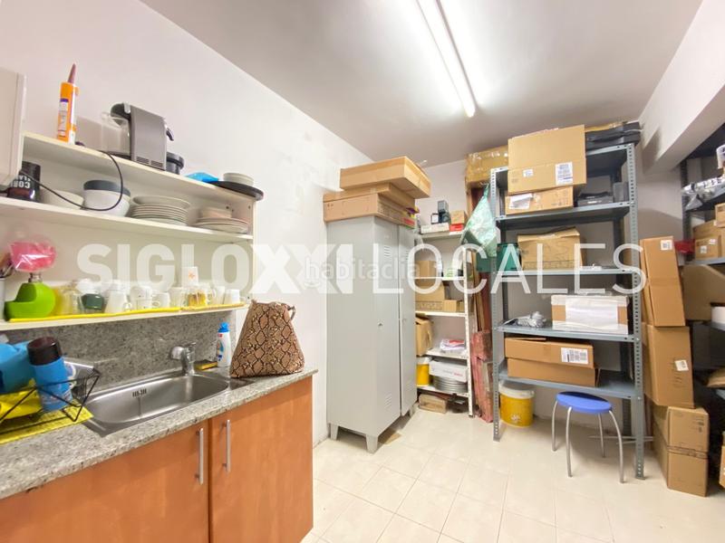 Foto d6ee0bc3-ea5b-49fd-b05f-47bd0897434e. Local comercial en El Camp de l´Arpa del Clot Barcelona