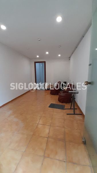 Foto 4e5d0e4c-a38c-435f-aae9-b8435627aa75. Local comercial a Horta Barcelona