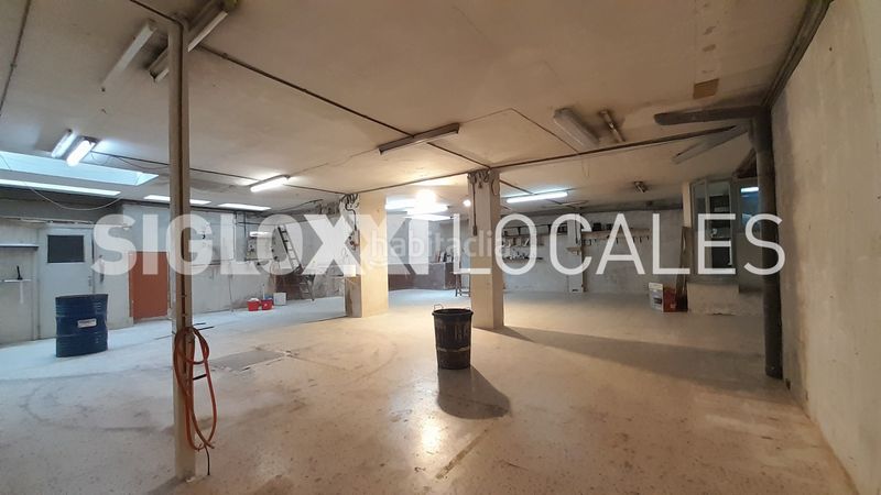 Foto ade18f50-c636-4586-9d56-2e38360a1611. Local comercial a Horta Barcelona