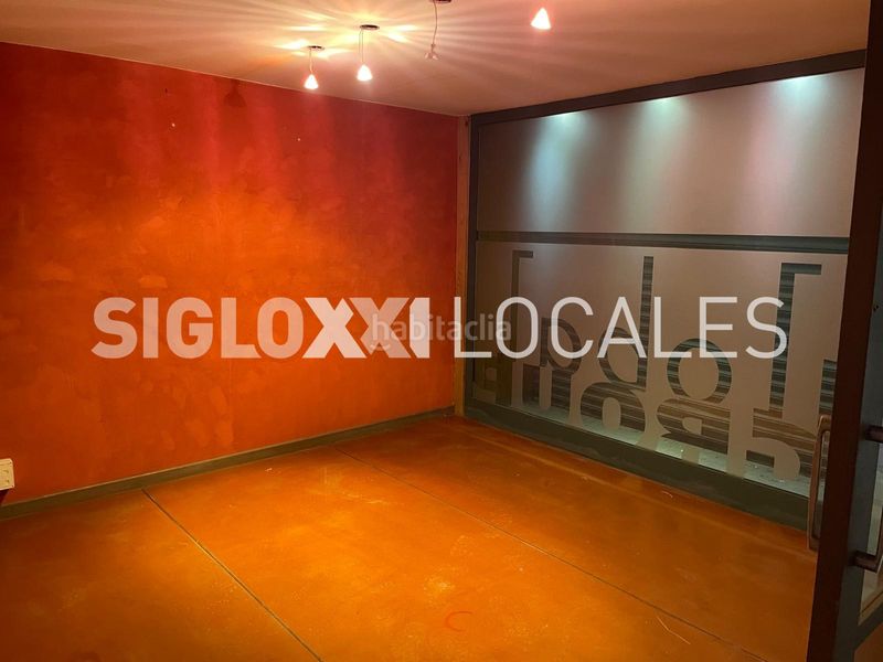 Foto 36e0f50e-a72b-4e23-8e96-da024ac16df6. Local comercial a Sant Antoni Barcelona