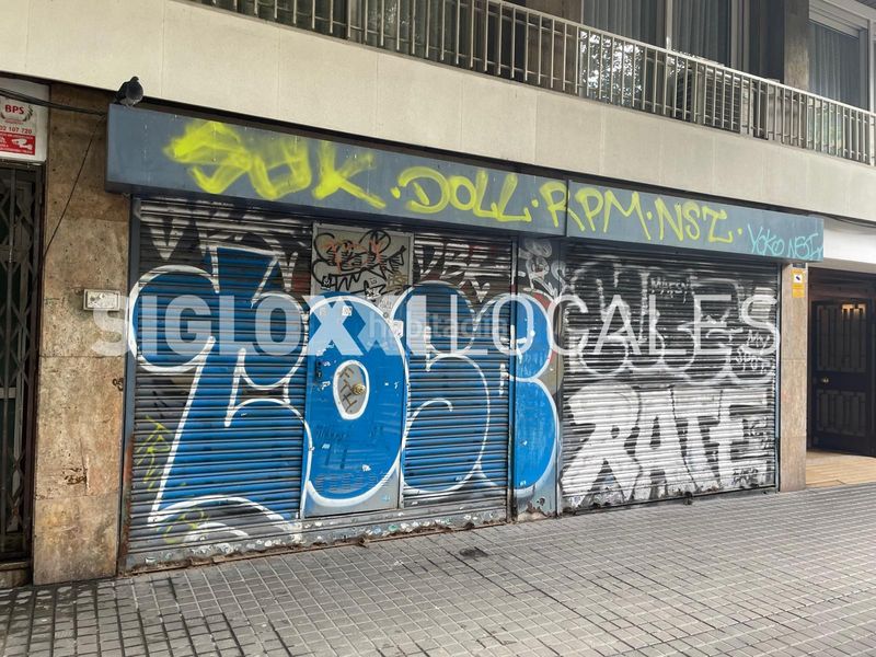 Foto 3dba0e43-e384-4e1e-ada6-c11601b211b9. Local comercial a Sant Antoni Barcelona