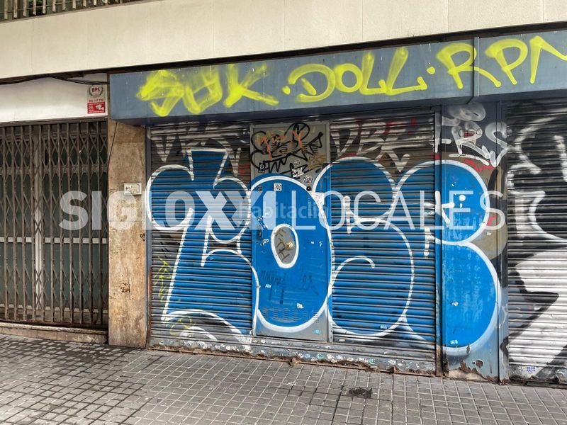 Foto 3f9b76ff-f57a-4a5b-a23c-39ce5135d8be. Local comercial a Sant Antoni Barcelona