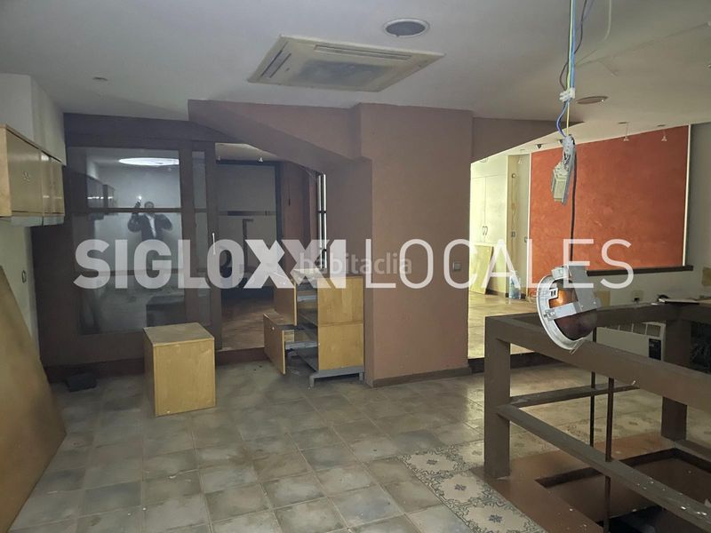 Foto 58a54581-0011-43cf-98b2-f4b89d1b1f06. Local comercial a Sant Antoni Barcelona