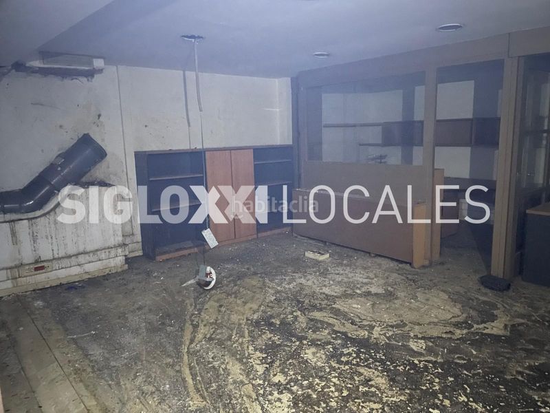 Foto eda1e2d3-bfbd-4c35-9736-9a2b9358c3cc. Local comercial a Sant Antoni Barcelona