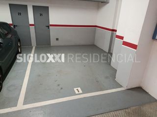Aparcament cotxe  Avenida santa coloma