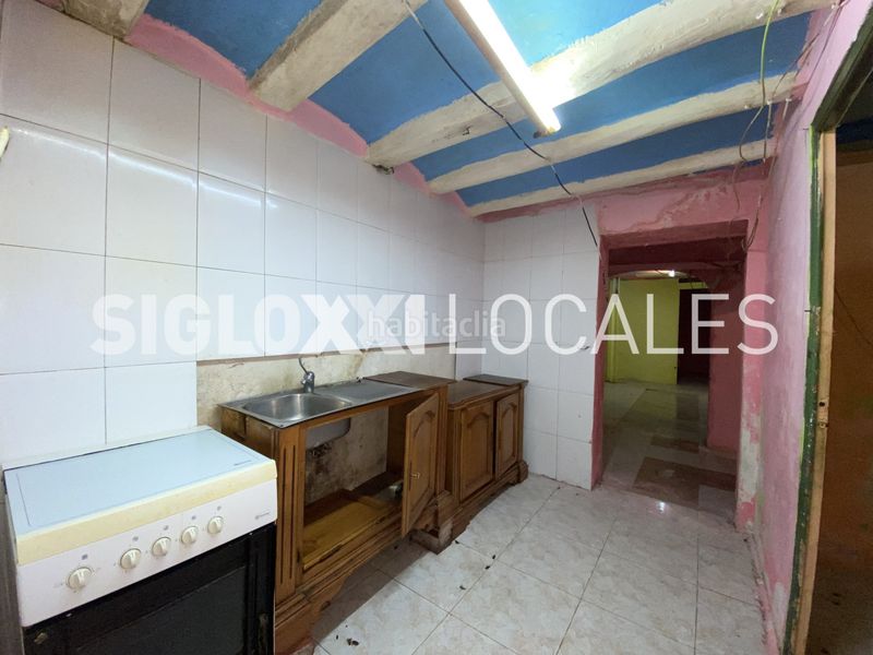 Foto bcb8d1f9-8959-46b0-823a-a9e40d98b541. Local comercial a Hostafrancs Barcelona