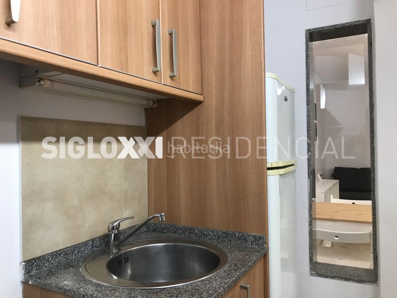 Foto 6273f70d-88b5-47c1-91a5-17b47a87e16a. Local comercial a Sants Barcelona