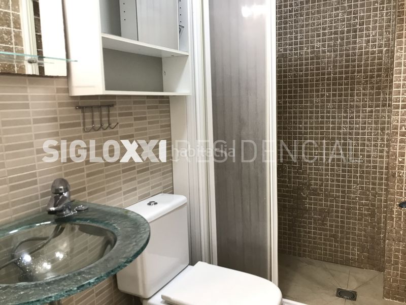 Foto ffe33b65-2cff-4c9d-9145-9d872833a980. Local comercial a Sants Barcelona