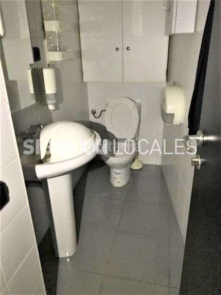 Foto 3b0850a3-cf5a-4f81-a59c-60639ad857df. Local comercial a La Salut Barcelona