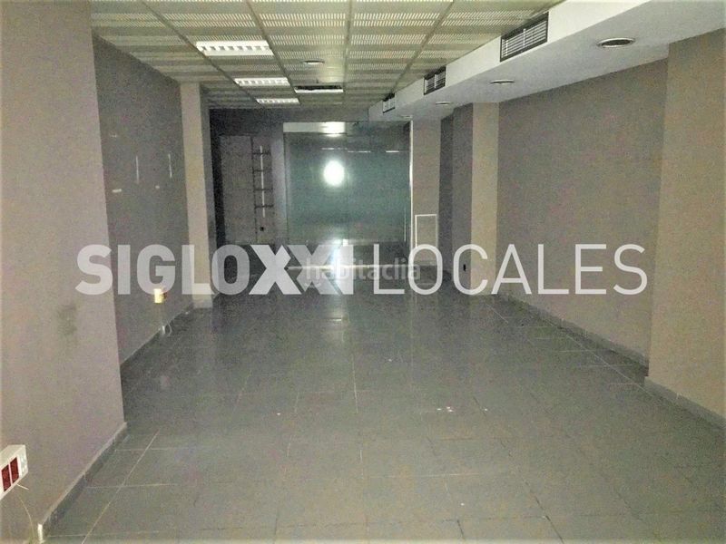 Foto a069fcf7-27ed-4f40-9b5c-bb473cb7e740. Local comercial a La Salut Barcelona