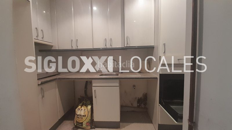 Foto 3a1d1c9c-b226-474a-87e9-0492d2ef31e1. Local comercial a Raval Barcelona