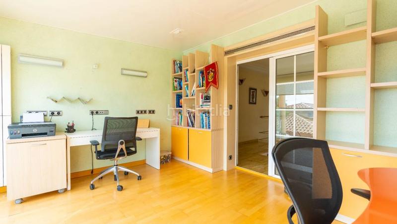 Foto 606eedb9-87a0-4d77-a1ee-f98ffce43381. Chalet with fireplace heating parking pool in Aguas Nuevas Torrevieja